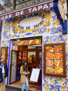 De la Cartilla de Racionamiento al Bar de Tapas: Comer en la España del Siglo XX