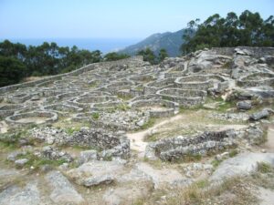 Edad del Hierro: Fenicios en Gadir, Griegos en Empúries y la Cultura Castreña