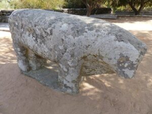 Castros y Verracos: La Cultura Castreña del Noroeste y los Toros de Guisando Vetones