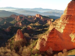 Las Médulas: la Mayor Mina de Oro del Imperio Romano (siglos I-III d.C.)