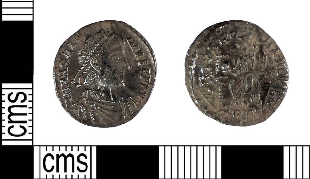 Moneda romana (siliqua) con la efigie de Magno Máximo